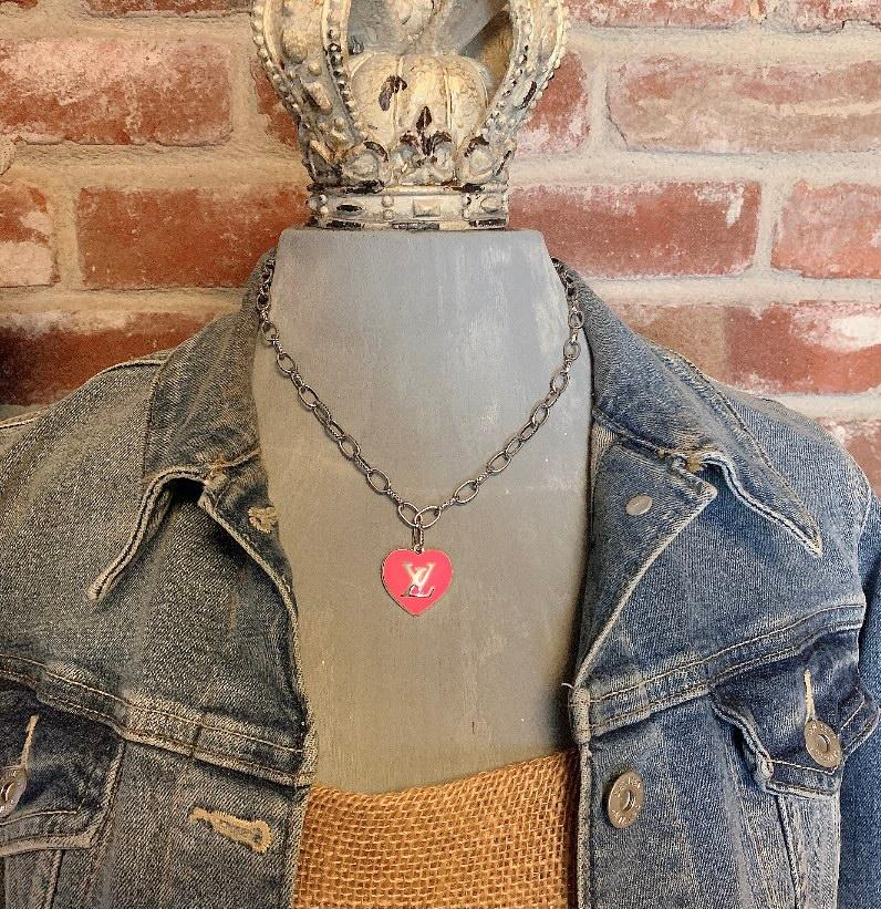Antique Silver Paperclip Chain LV Pink Heart Necklace