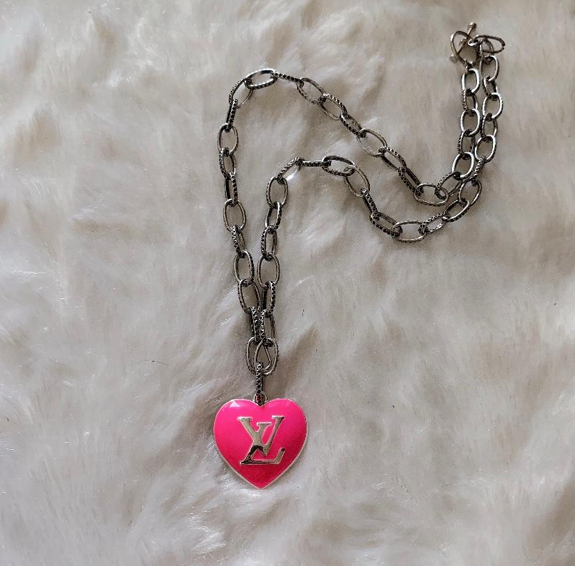 Antique Silver Paperclip Chain LV Pink Heart Necklace